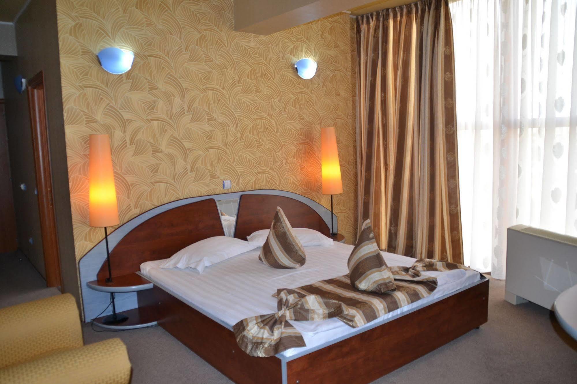 Hotel Helin - Calea Bucuresti Craiova Exteriér fotografie