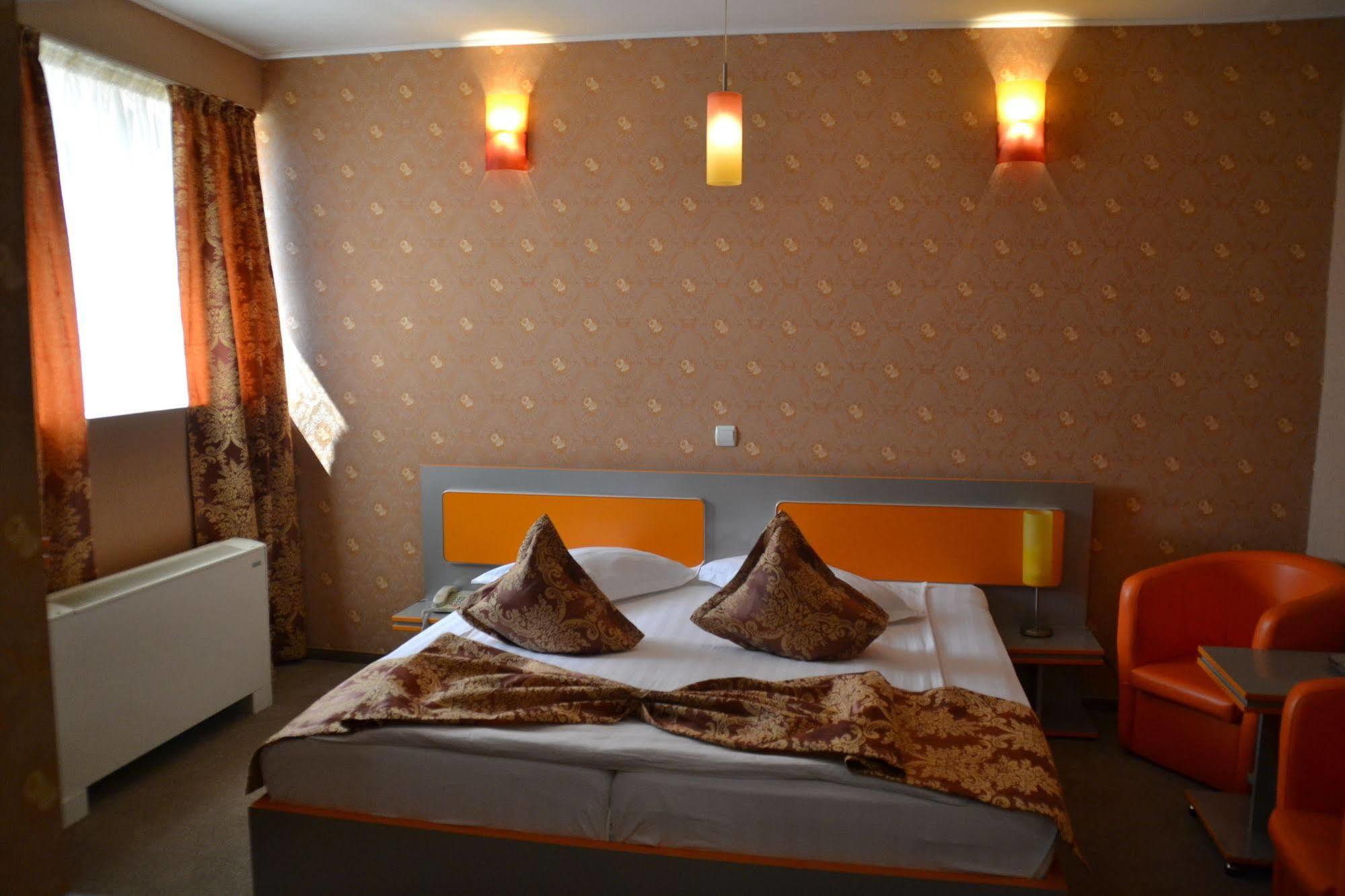 Hotel Helin - Calea Bucuresti Craiova Exteriér fotografie