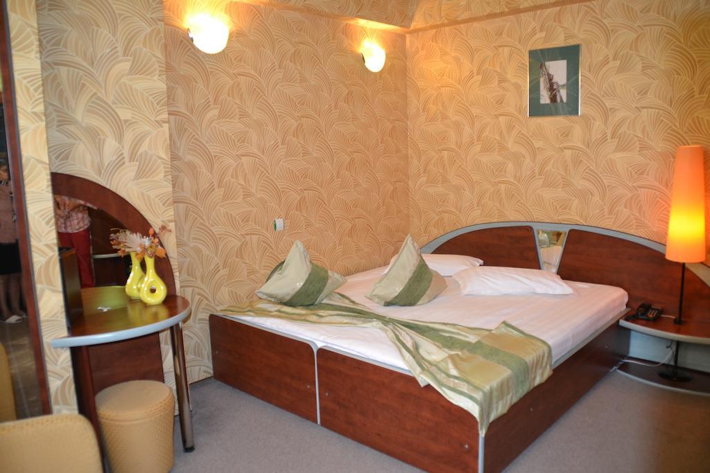 Hotel Helin - Calea Bucuresti Craiova Pokoj fotografie